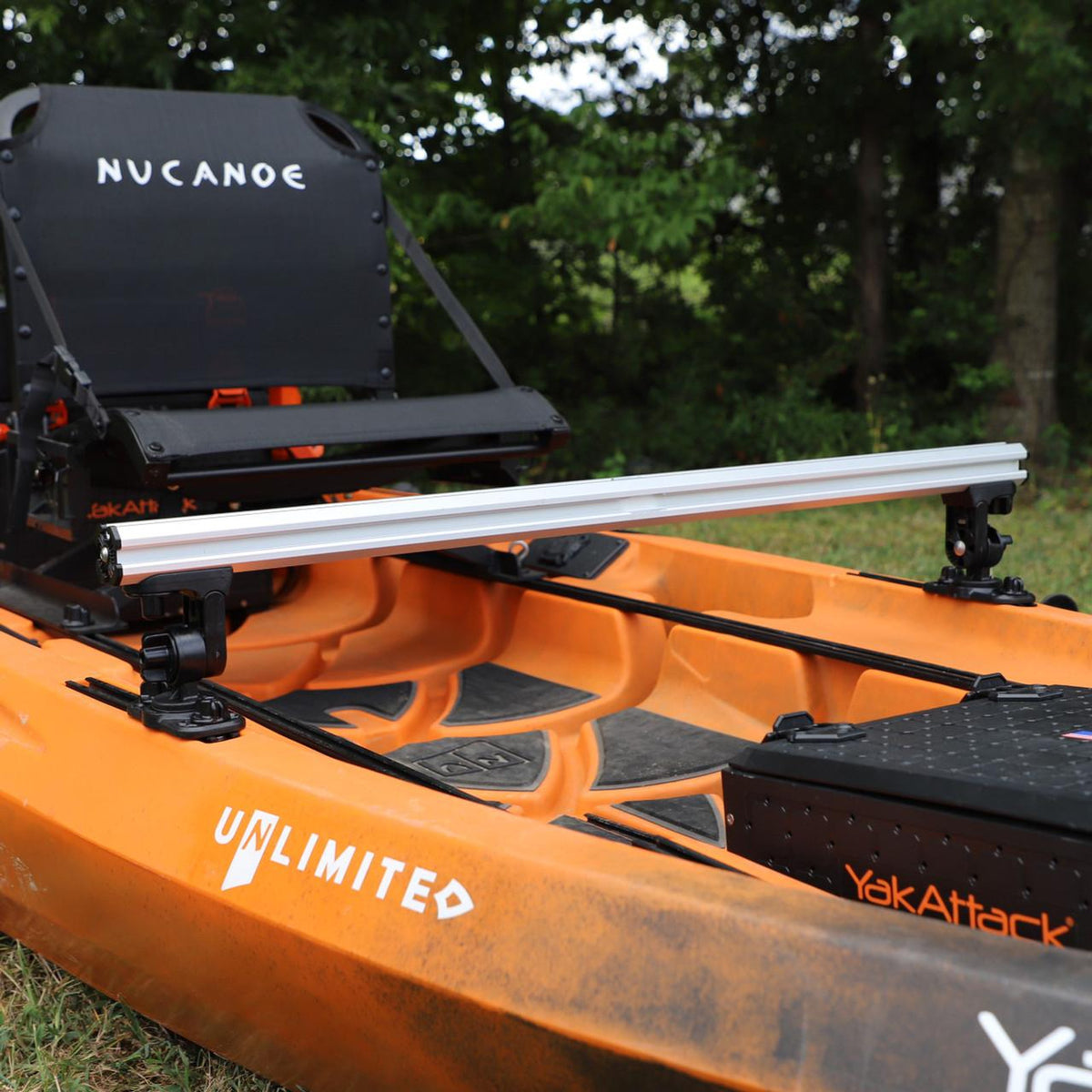 YakAttack Command Center CrossBar w/ Zero Play LockNLoad™ Track Base