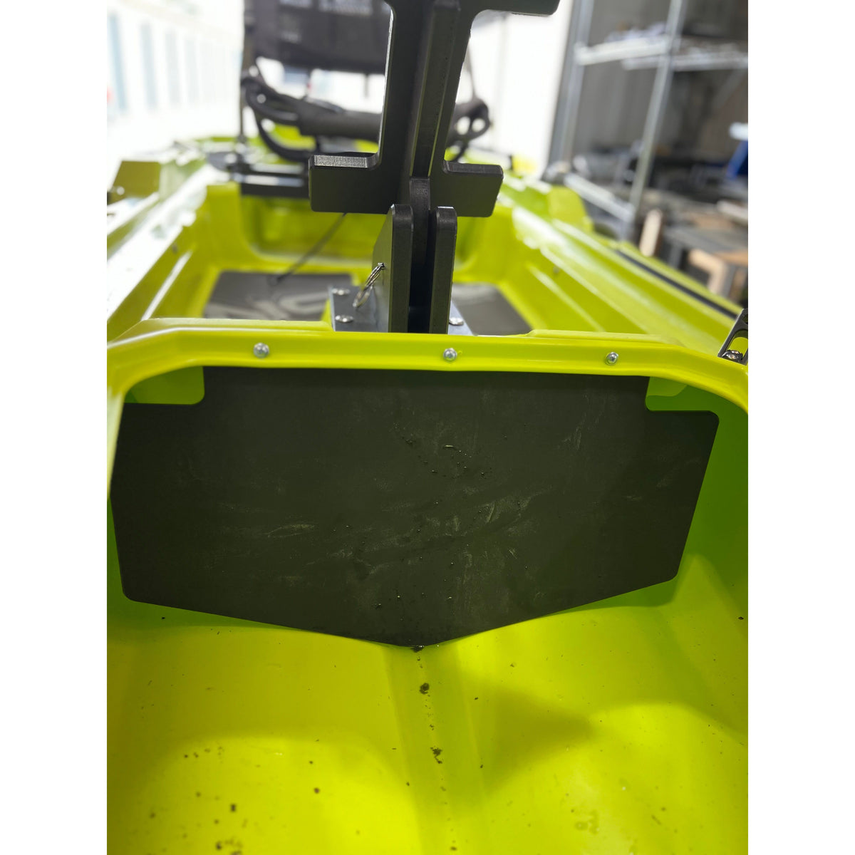 Wilderness Recon 120 In Hull Plate