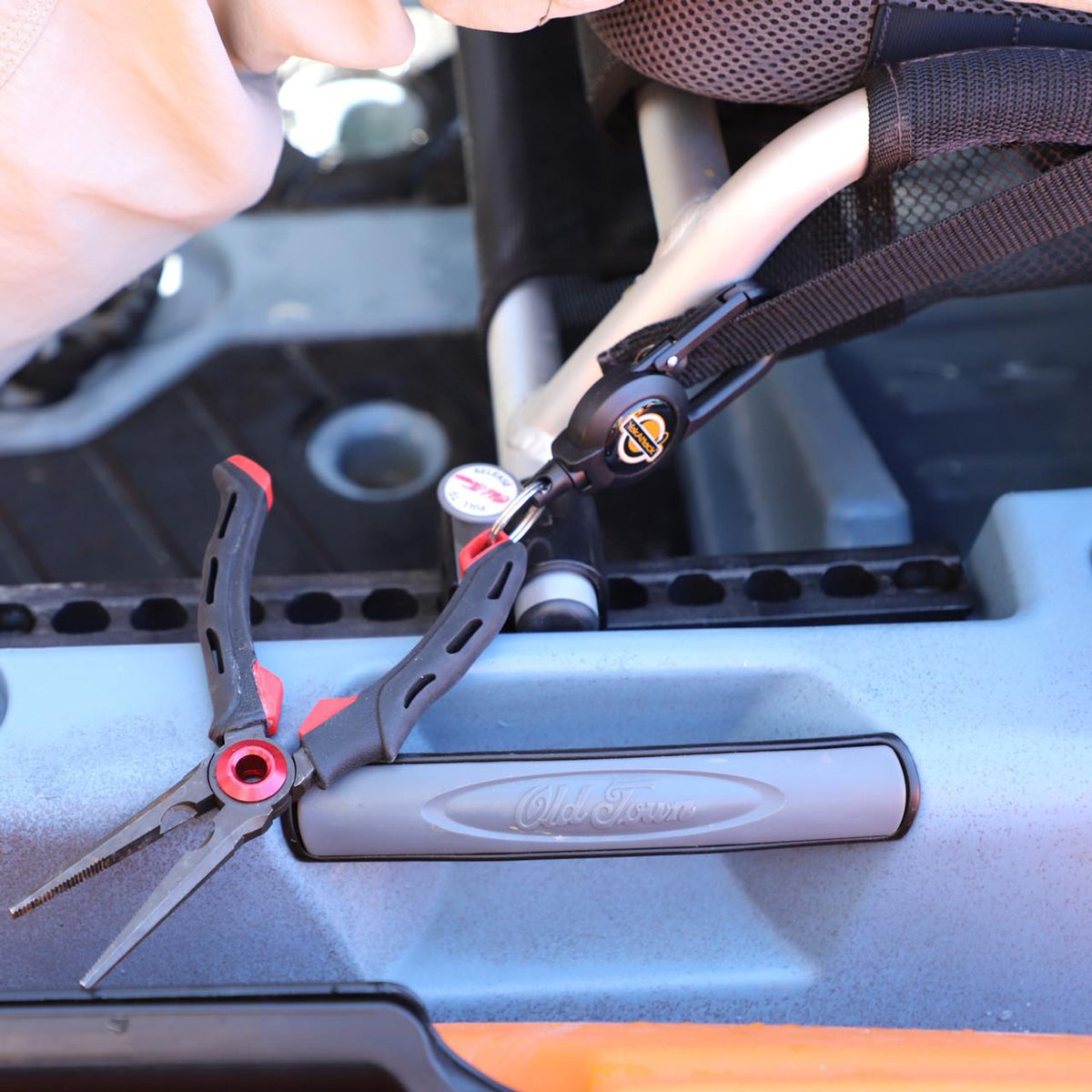 YakAttack Single Attachment Clip-on Retractor, 24” Stainless Steel Wire